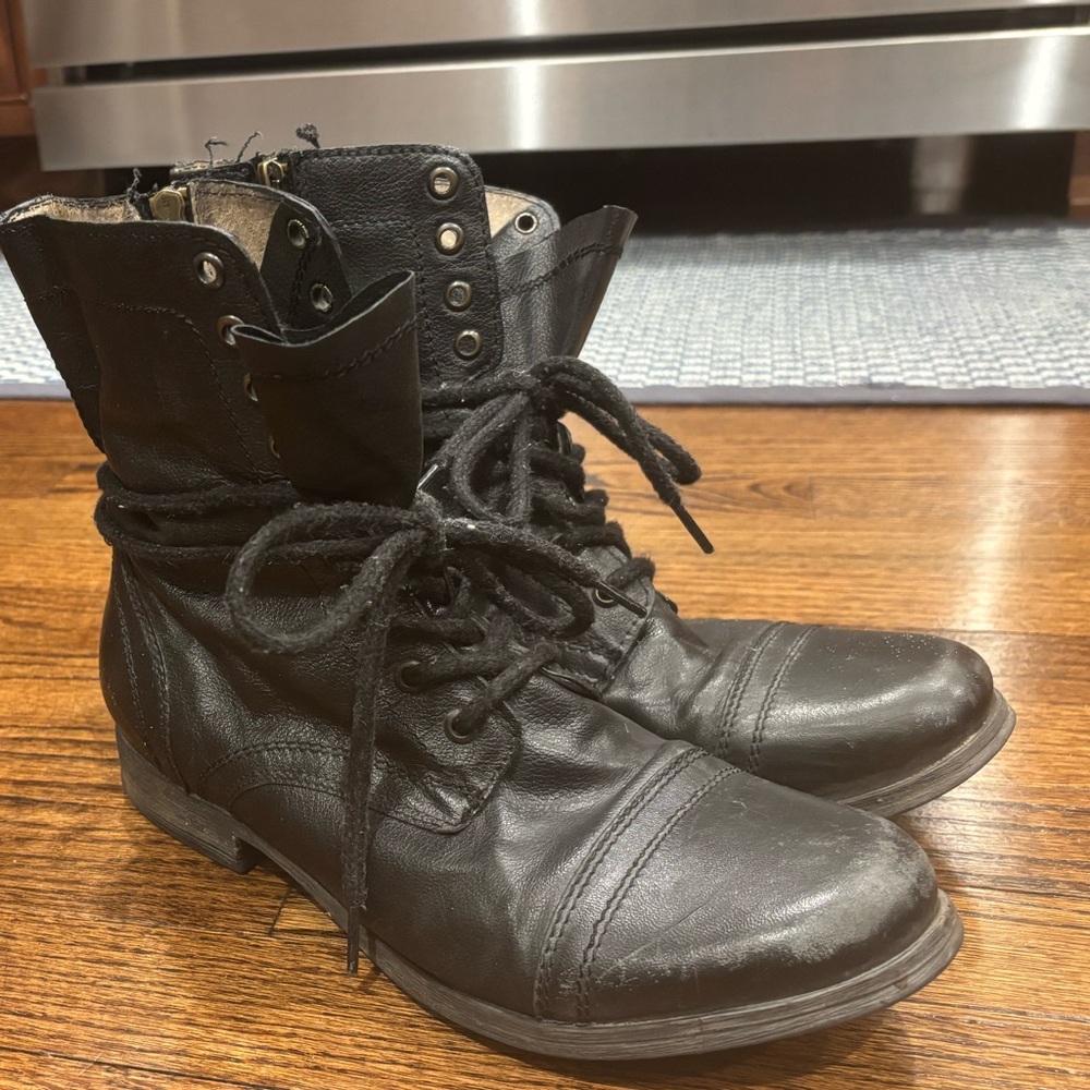 Steve Madden Troopah boot size 9